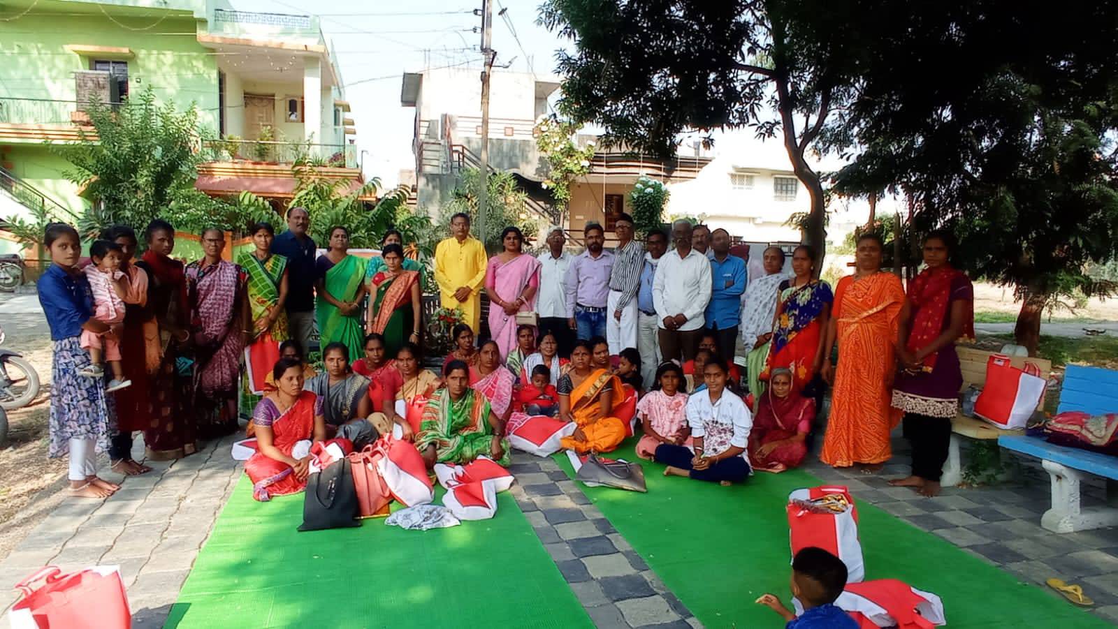 विधवा निराधार ,सेवा वस्ती येथील महिला यांचे करिता दिवाऴी भाउबिज कार्यक्रम 